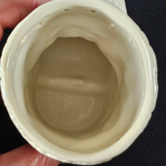 Rare: International Bazaar Porcelain Collectibles Holly. Mini White Santa Boot - Picture 4 of 10